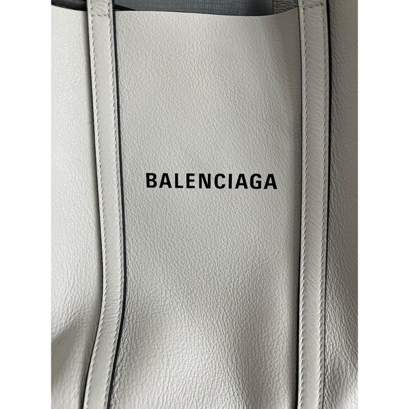 BALENCIAGA Everyday XXS Tote bag - Picture 12 of 16